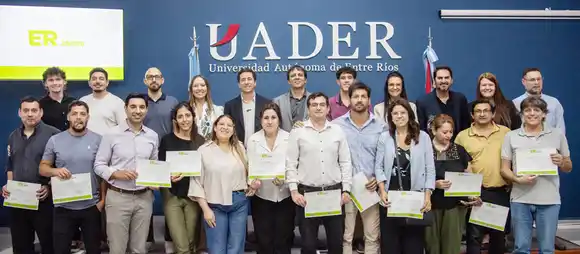 Más de 600 agentes de la administración pública entrerriana finalizaron la formación en atención ciudadana