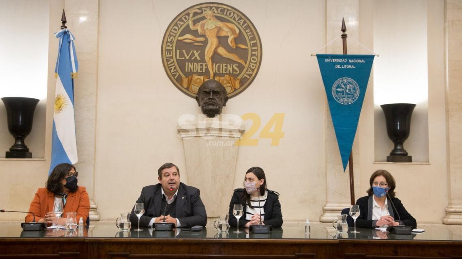 Becas para jóvenes y proyectos de Ciencia y Tecnología con perspectiva de Género