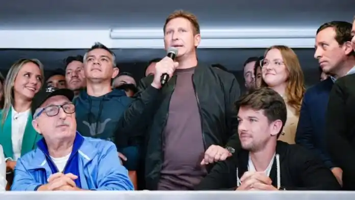 Sebastían Macías, encabezaba la lista oficialista