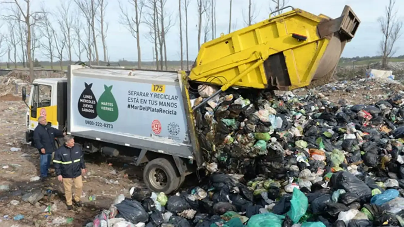 Un reciclador murió atropellado por un camión en el predio de disposición final de residuos