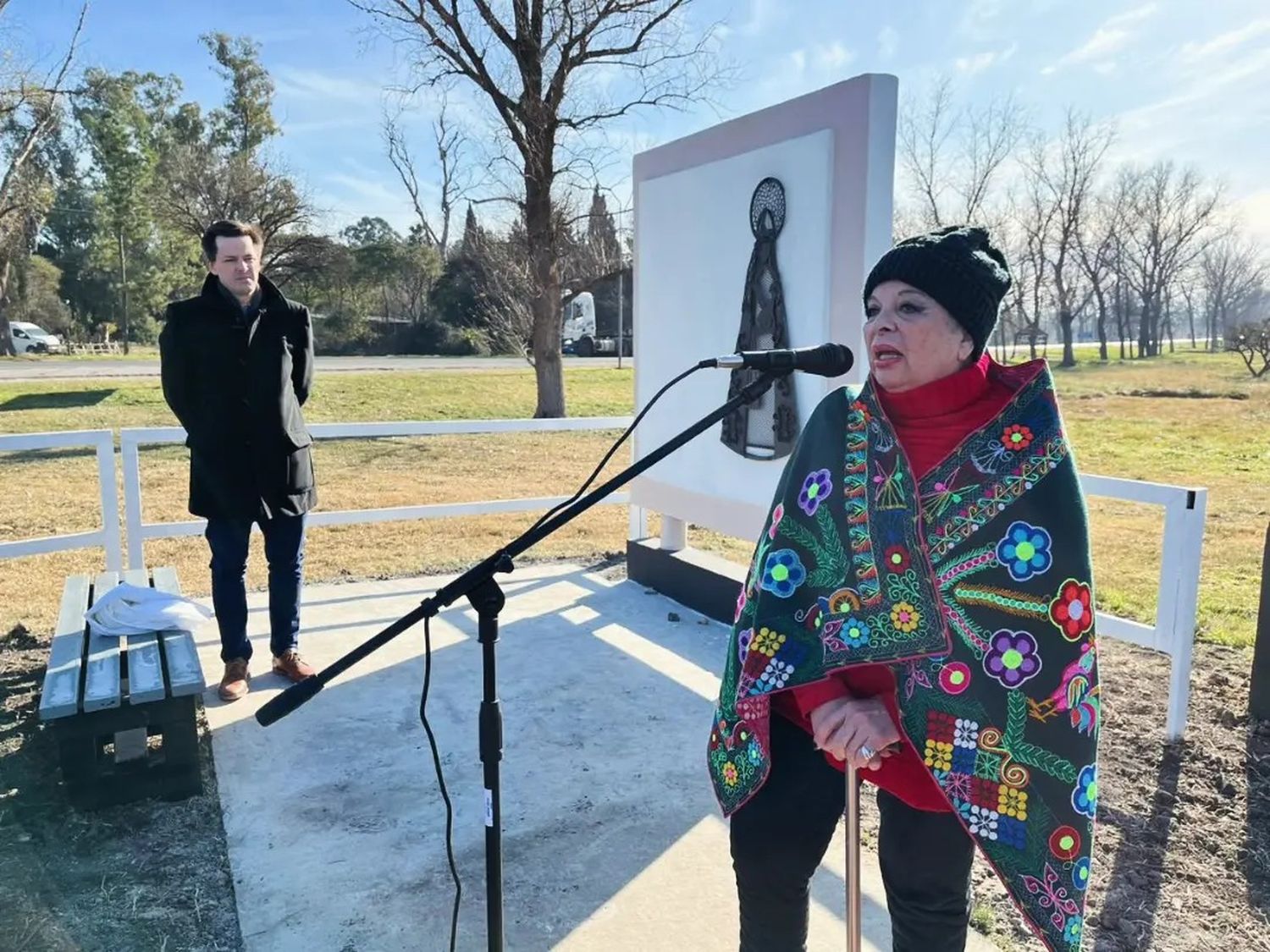 Una nueva obra de arte recibe a los visitantes de la ciudad