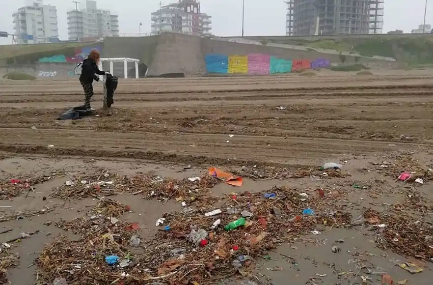 #ChauColillas: una nueva campaña ecológica en Mar del Plata