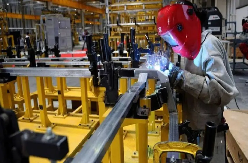 Metalúrgicos acordaron un bono de 6 mil pesos mensuales hasta fin de año