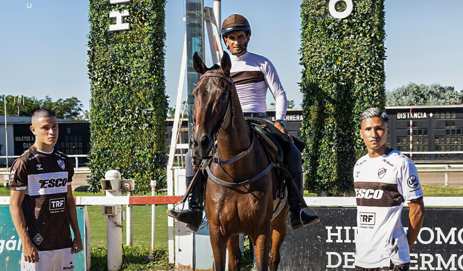 El video se filmó en las instalaciones del Hipódromo Argentino de Palermo.