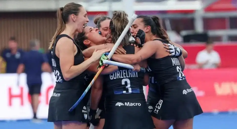 El quiebre llegó en el inicio del último cuarto con un córner corto que fue desviado por Julieta Jankunas para establecer el único gol del partido.
