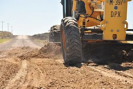 Rehabilitan los caminos  rurales de la provincia