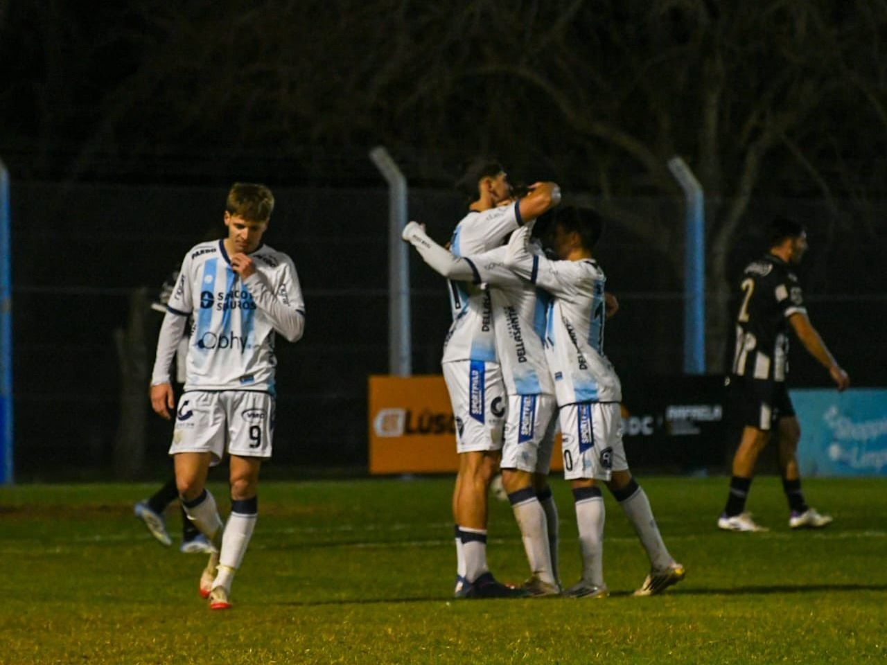 Atlético goleó 4 a 1 a Dep.Aldao y da pelea por el Apertura. Foto:@OficialAMSyD