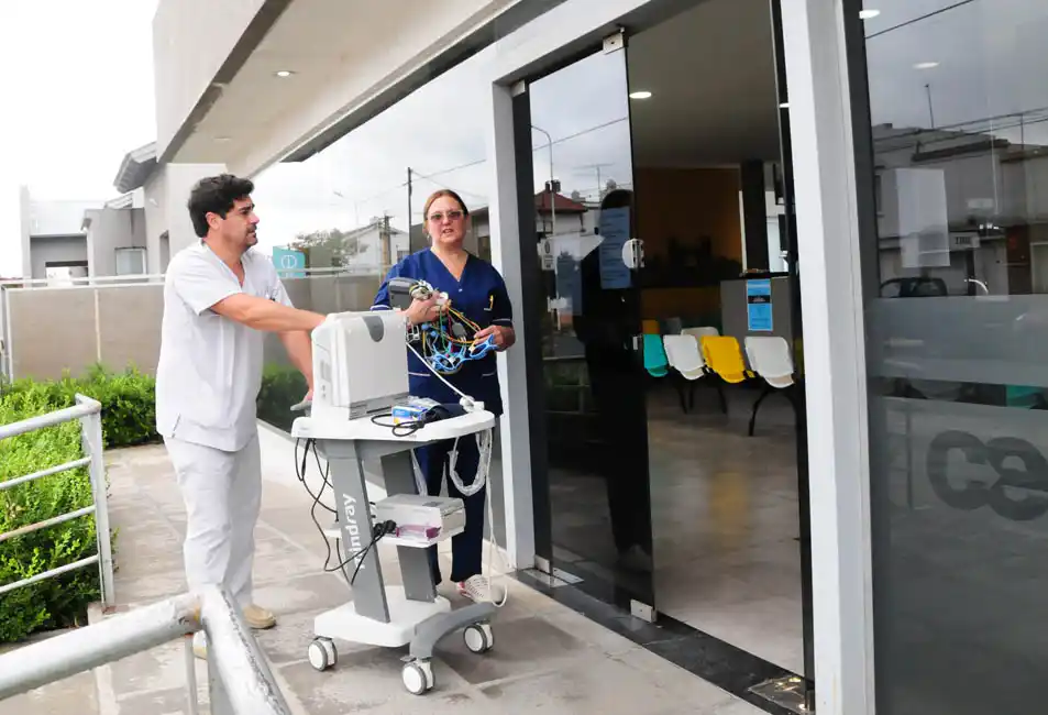 Pese al aislamiento, muchos trabajadores ponen el hombro a diario para que todo funcione