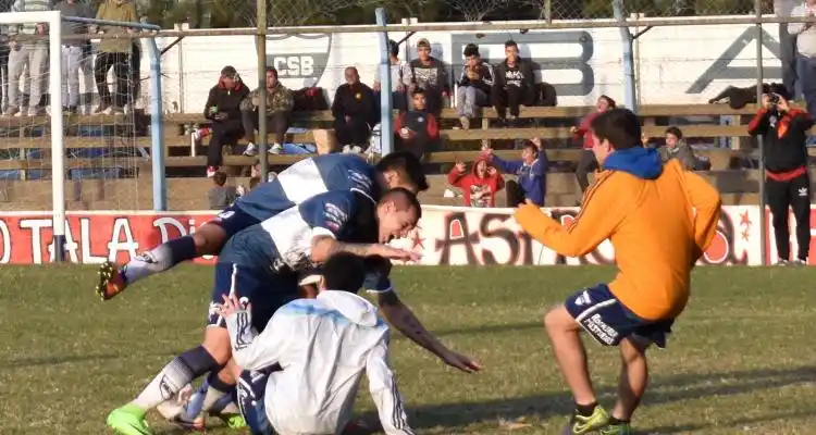El día que César Machena, autor del gol en el clásico ante Mitre, la arruinó un torneo a Paraná