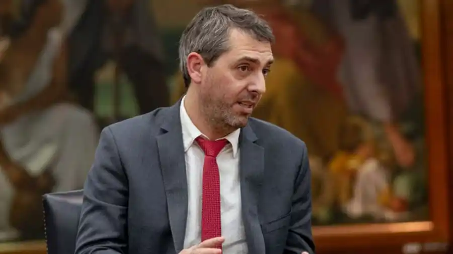 Hang dejará el cargo en el marco de la renovación del equipo económico.