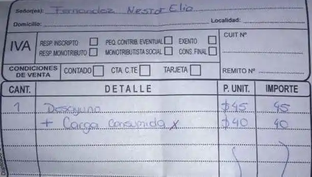 Insólito: fue a tomar un café en Salta y le cobraron por cargar la notebook