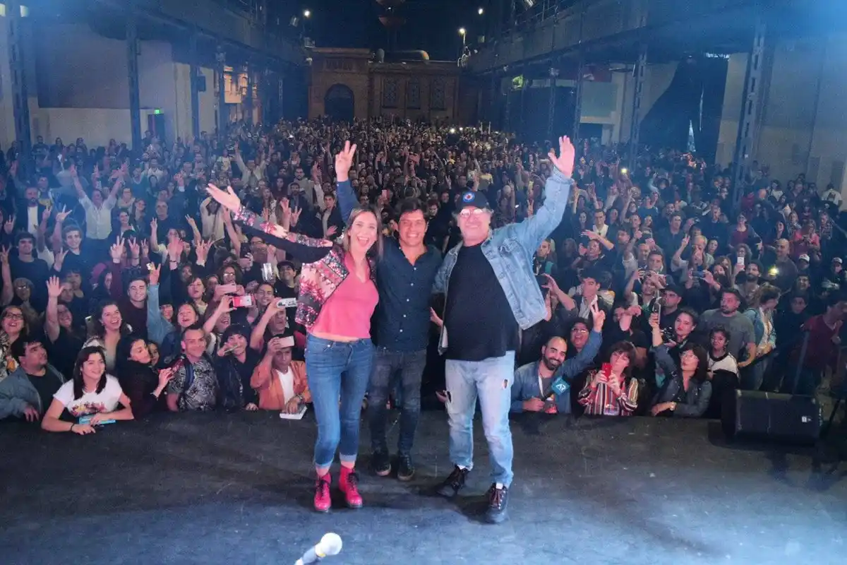 Kicillof presentó su libro y disparó contra Macri y Vidal