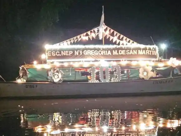 En Villa Paranacito: Embarcaciones escolares desfilaron en la Fiesta de las Carrozas Náuticas