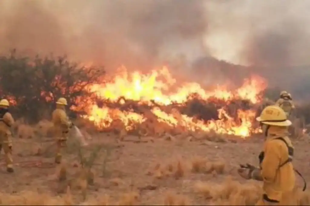 Continúan activos dos focos de incendio en Córdoba