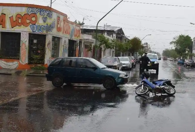 Un motociclista debió ser intervenido de urgencia