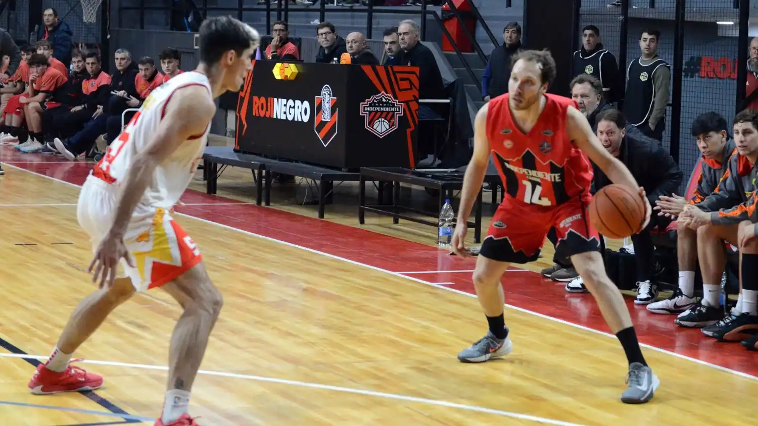 Ariel Weisbeck, durante el último partido jugado en Tandil por Independiente en Liga Federal.