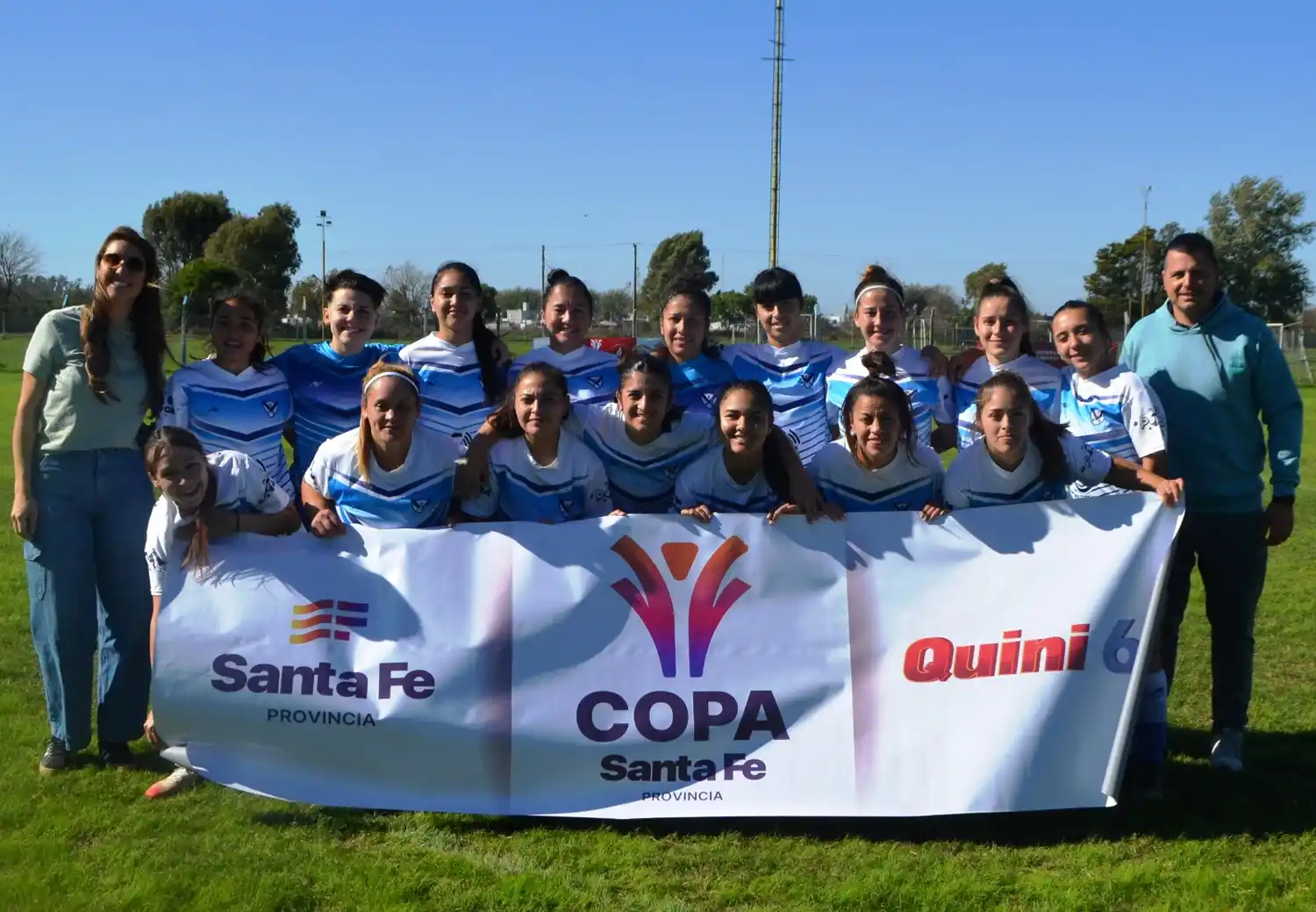 La V Azulada se trajo una gran victoria que lo deja con un pie en la siguiente etapa. Foto: Sur24.