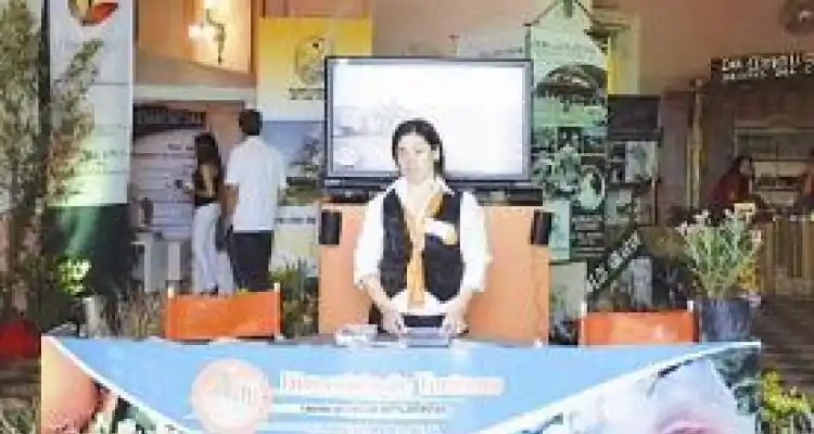 1ª Exposición Turística en el Centro de Comercio e Industria
