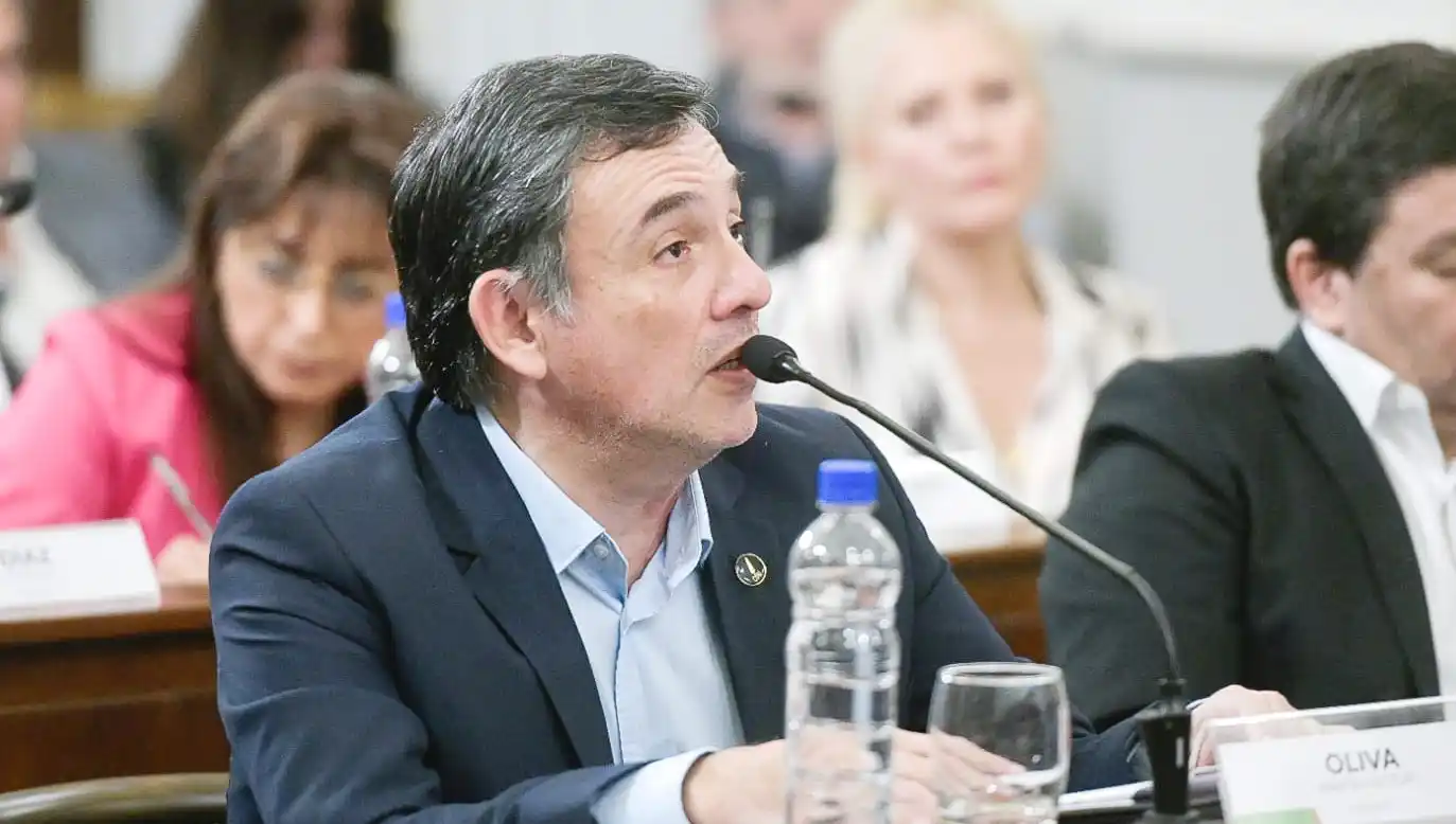 Oliva: "No hablamos sólo de una ecuación económica sino de cuidar a nuestros estudiantes”