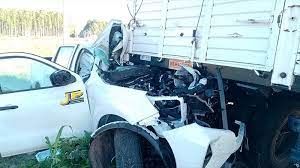 Accidente fatal: camioneta chocó acoplado que se desprendió de un camión