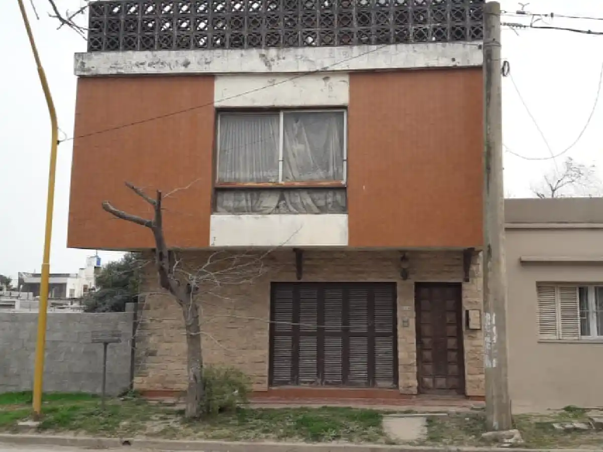 Bomberos rescataron a mujer que se encontraba caída en una vivienda