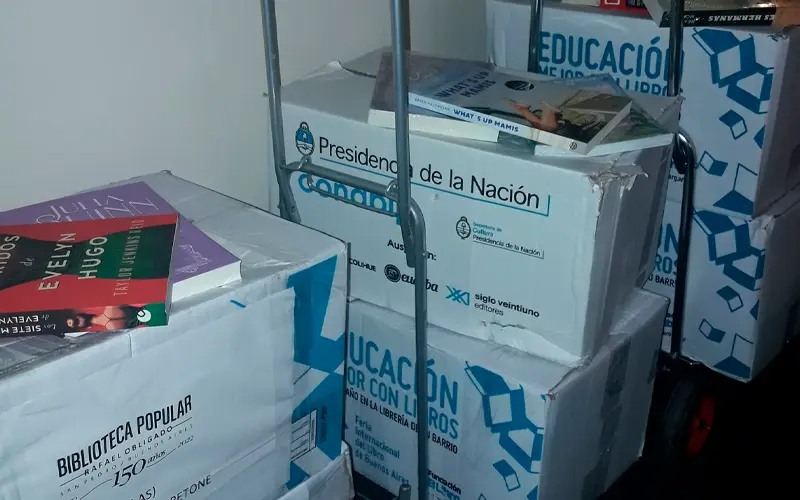 Importante compra de la Biblioteca Popular Rafael Obligado en la Feria del Libro