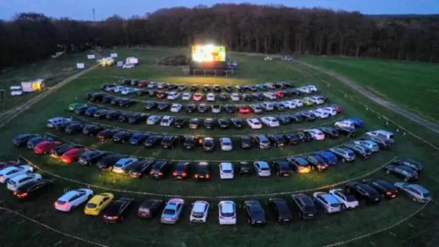 El regreso del autocine para ver espectáculos artísticos en plena pandemia