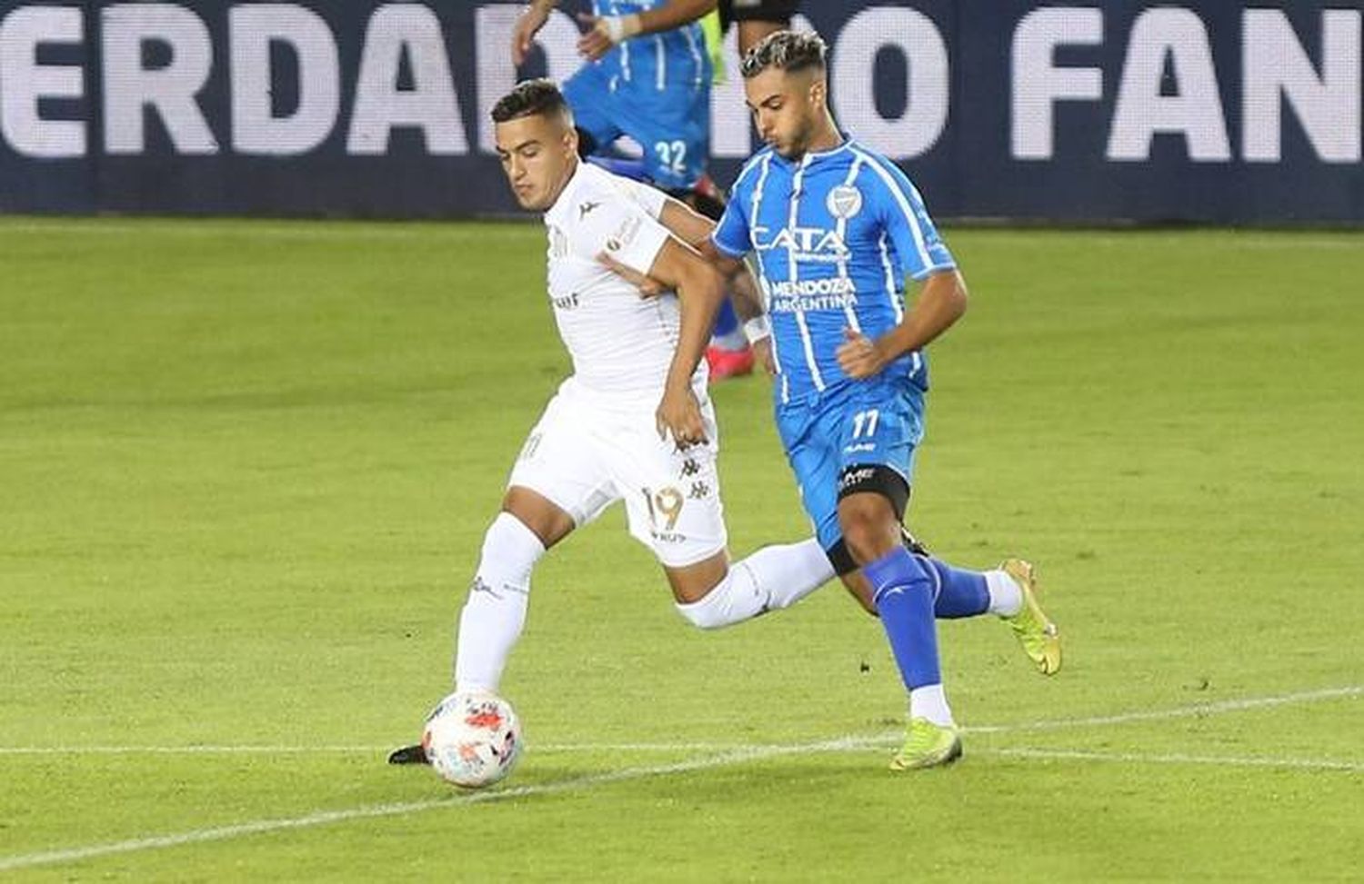 Racing perdió con Godoy Cruz y llega mal al clásico ante Independiente