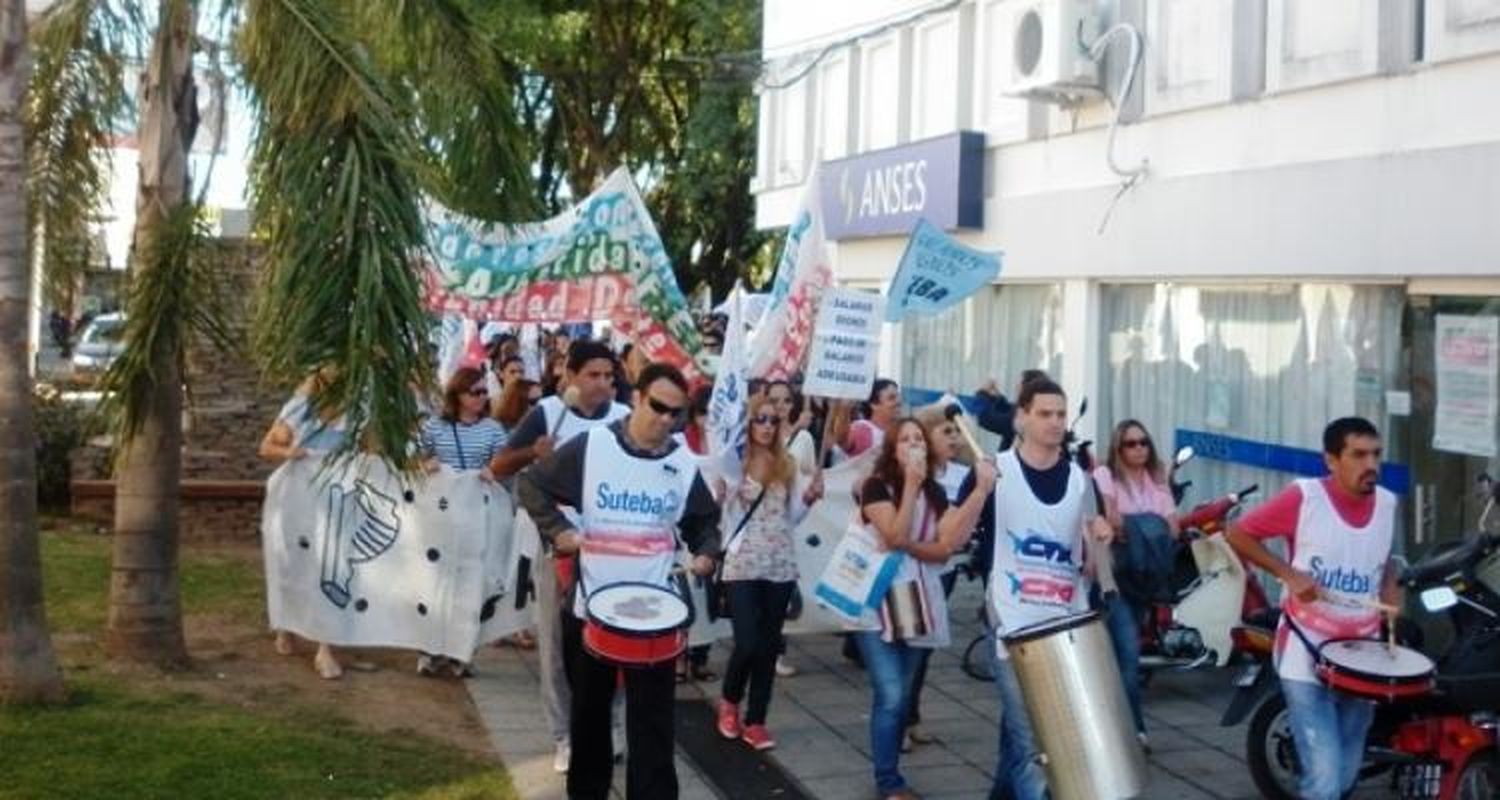 Docentes van al paro este miércoles tras rechazar nueva oferta salarial del gobierno provincial