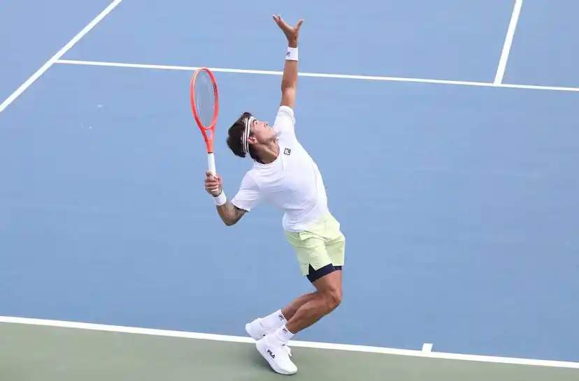 Francisco Comesaña jugará en Montreal.