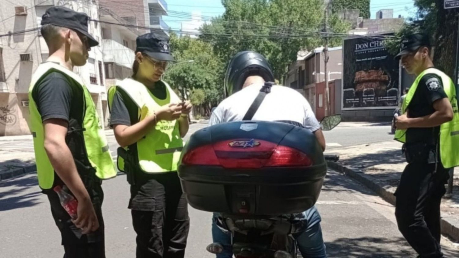 Operativos de saturación en tres barrios calientes de la ciudad, dejó como saldo casi 30 detenidos