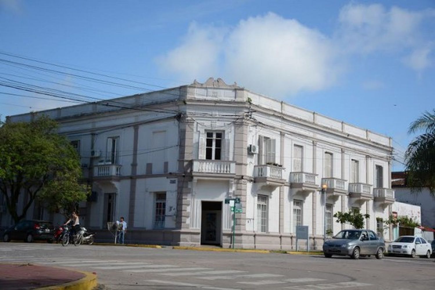 Se presenta en Reconquista la muestra: "Postales de un pintor que vino del campo"