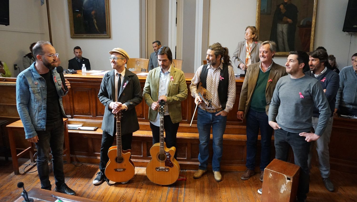 Decavendish, durante el homenaje en el recinto de sesiones.