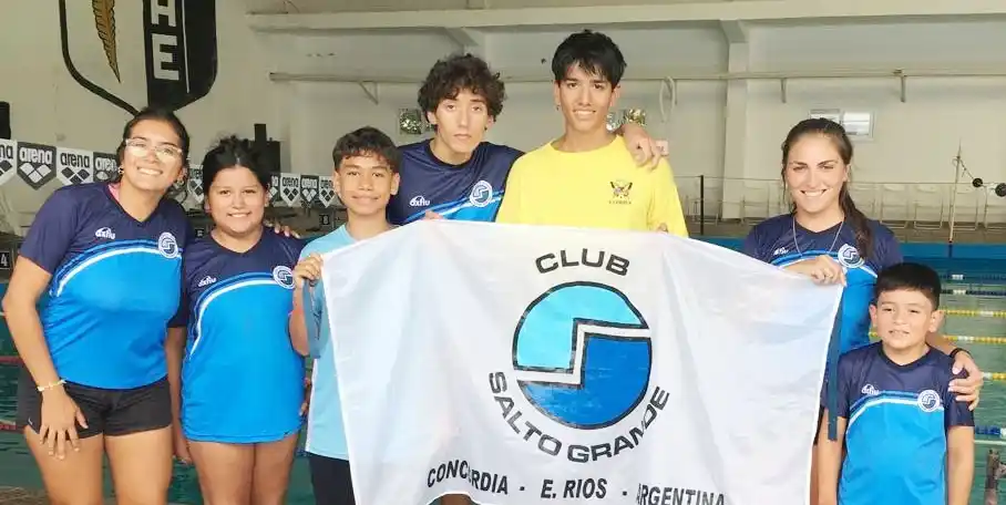 Nadadores del Club Salto Grande se destacaron en el Torneo Albinegro y en el Aguas Abiertas