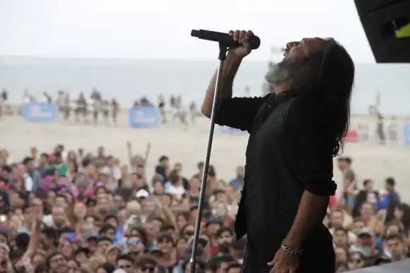 Babasónicos en Mar del Plata en enero: ¿Cuándo comienza el canje de entradas que ofrece Cuenta DNI y cómo participar?