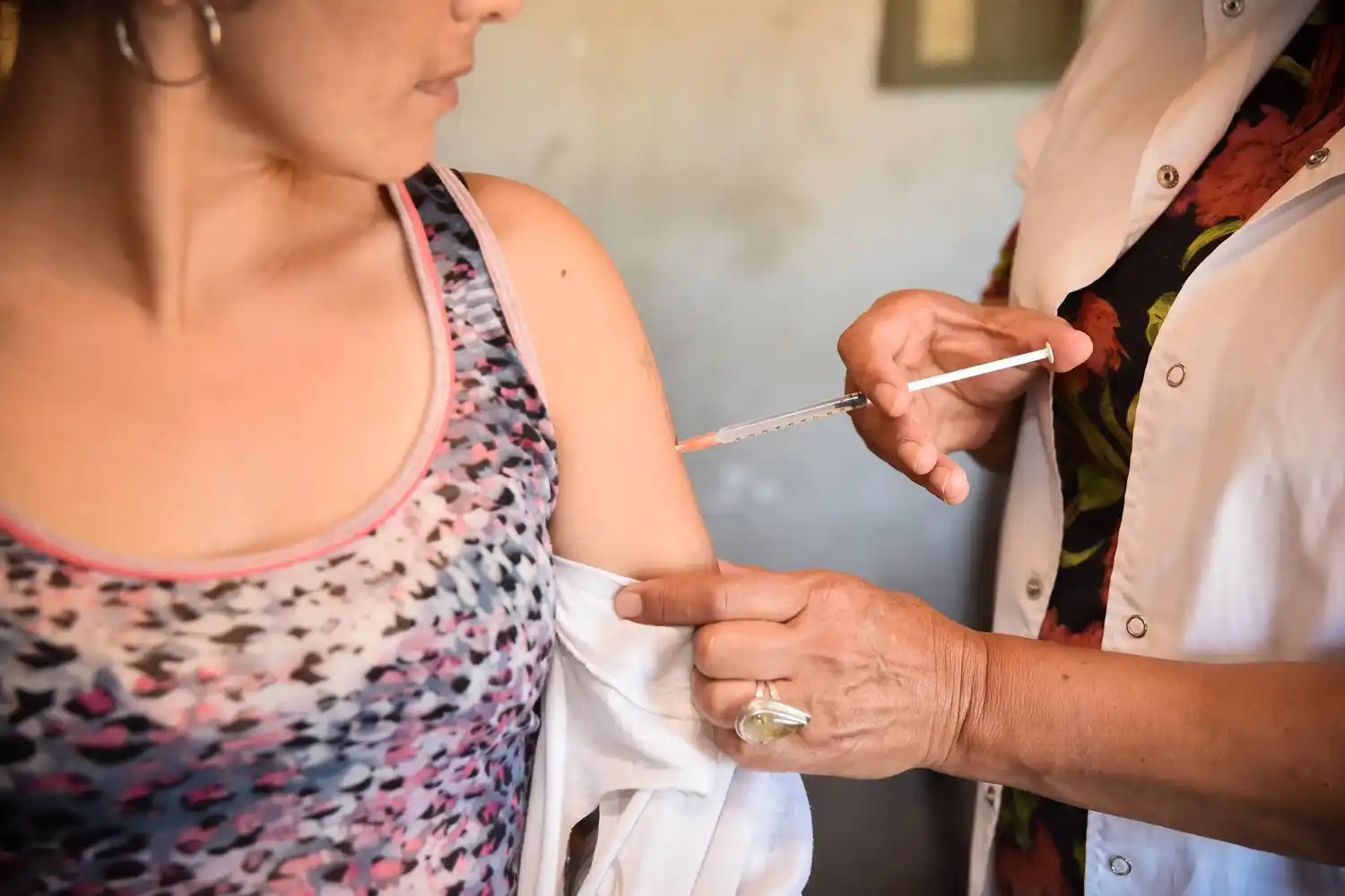 Salud de la embarazada: Comienza la vacunación contra el Virus Sincicial Respiratorio en Chascomús