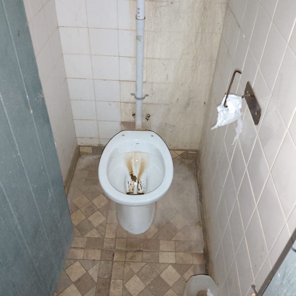 baño obras publicas