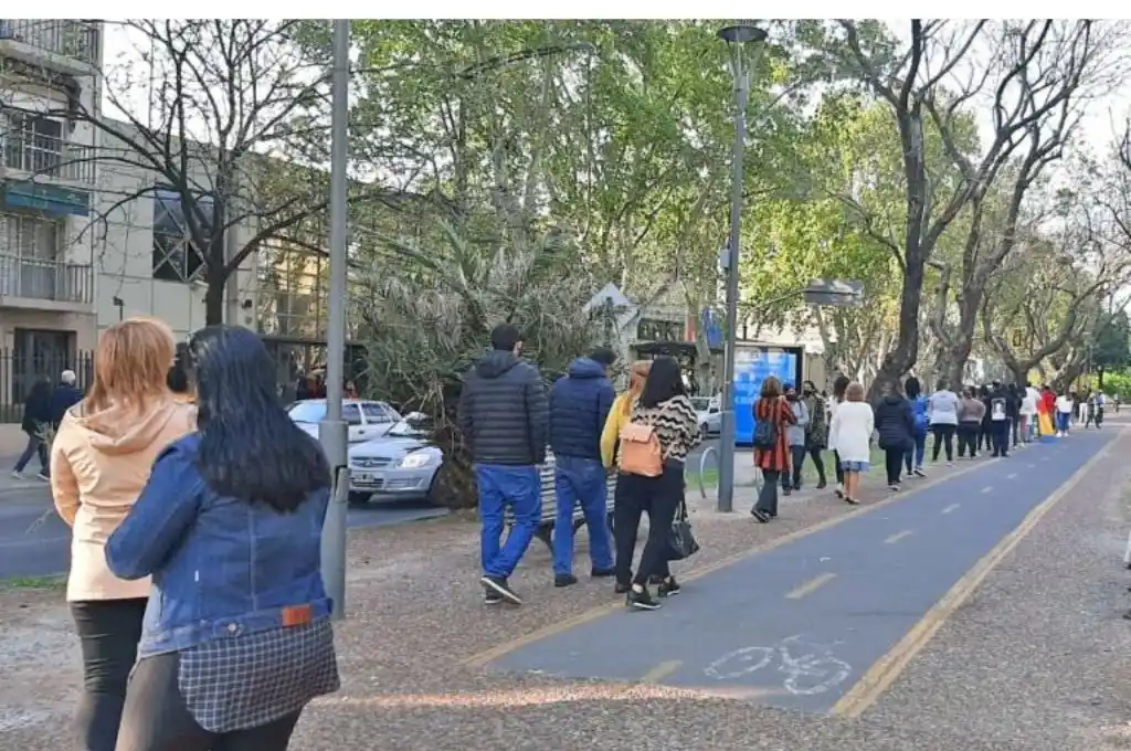Rosario: numerosa despedida en su templo al pastor Silvestri