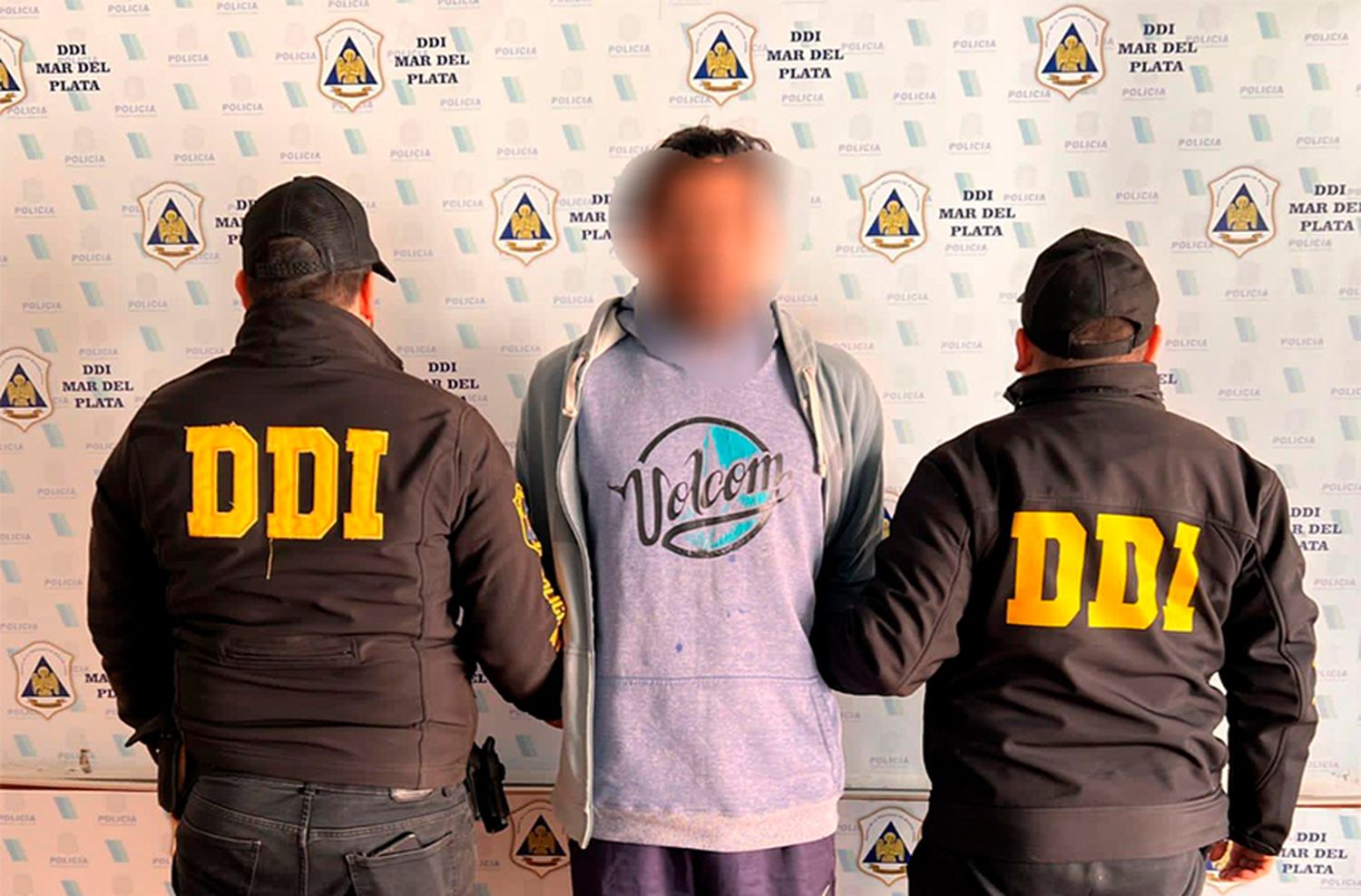 Detienen a un hombre que mantuvo tres meses encerrados a su pareja e hijos con amenazas de muerte