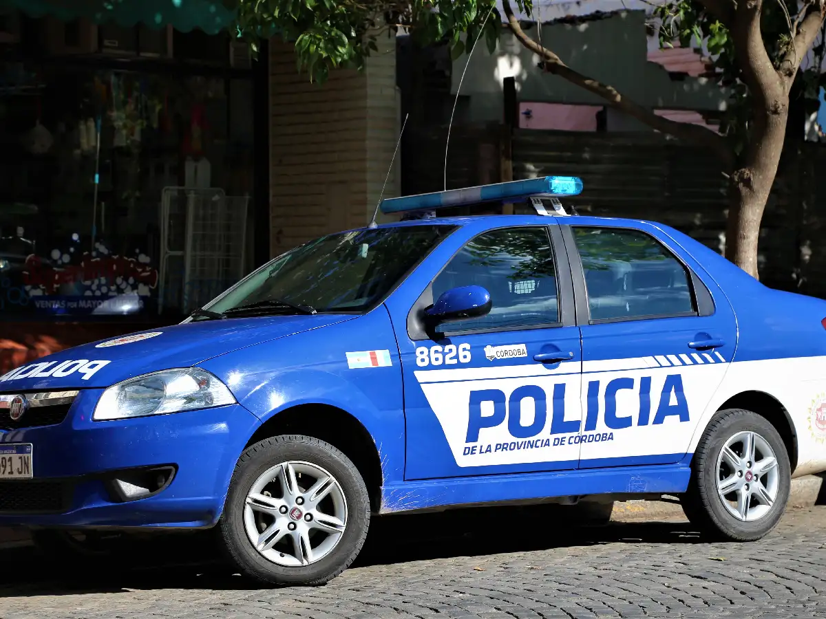 Rompieron la vidriera y robaron elementos de un local céntrico