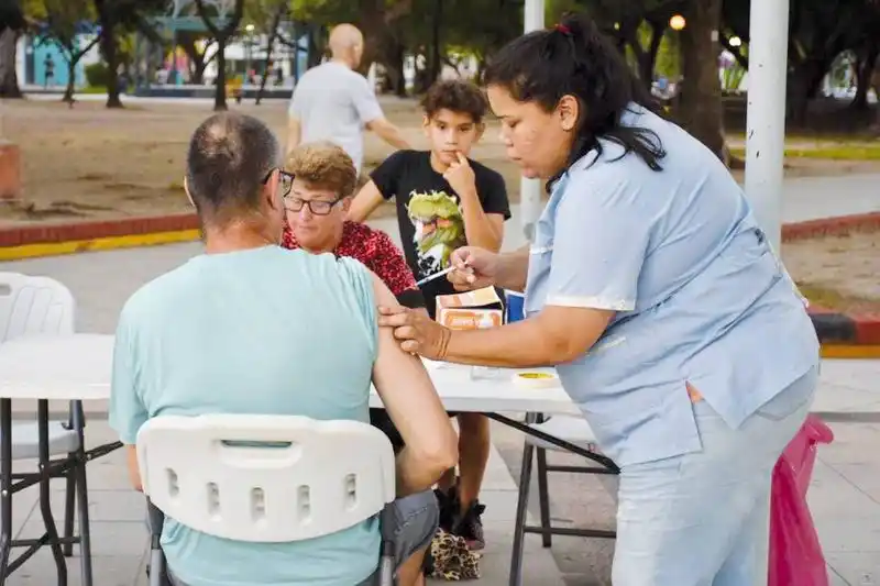 Covid-19: continúan la aplicación de refuerzos