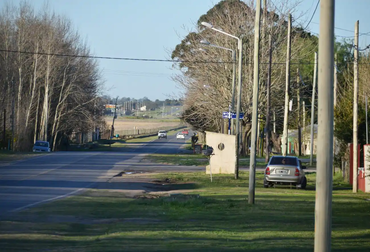 Un triple accidente de motos sobre la ruta 30 dejó a dos hombres con heridas