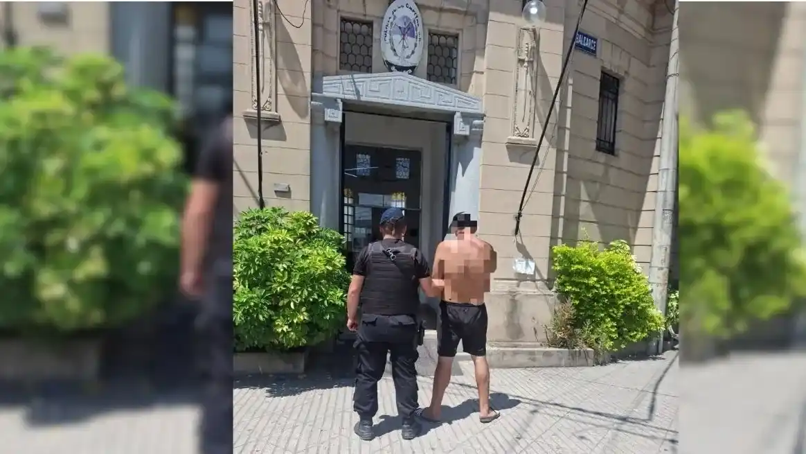 El violento sujeto quedó detenido en sede policial. Foto: Gentileza