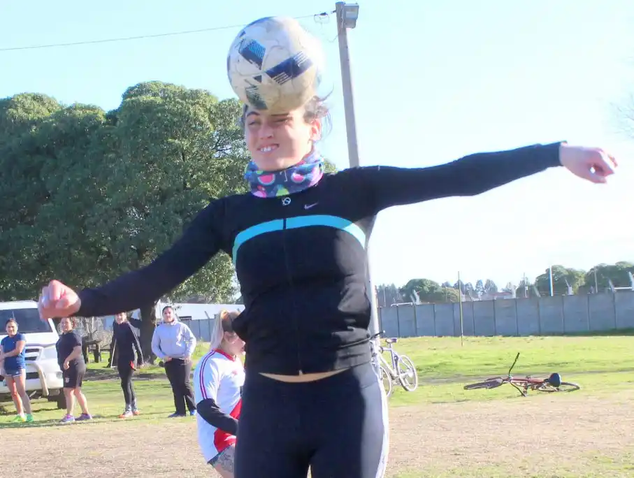 La Liga Amateur concreta su primer torneo de fútbol femenino