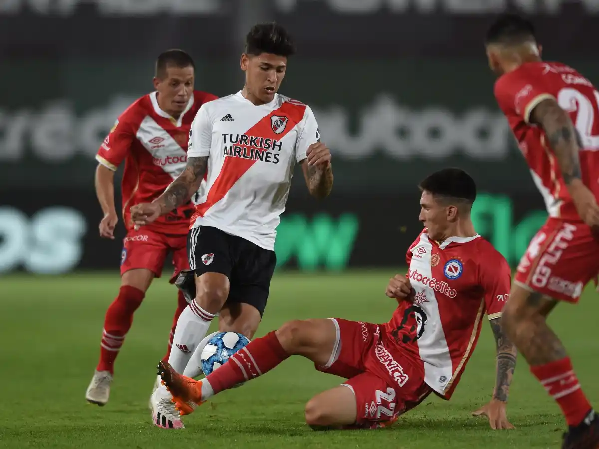 River y Argentinos quedaron a mano 
