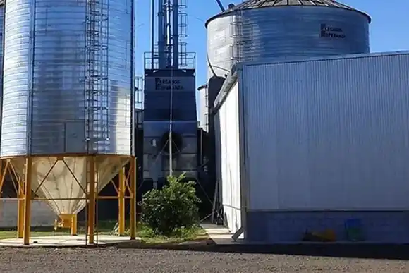 Millonario robo: por el techo, se metieron en una importante empresa agropecuaria y violentaron las cajas fuertes