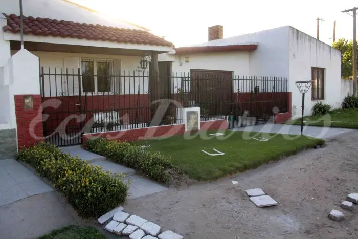 Sorprenden a jubilada en el patio de su casa, la atan y le roban $ 89.000