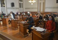 La oposición reclamó las opiniones de epidemiólogos y educadores para debatir “en serio” la presencialidad