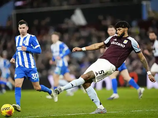 Aston Villa lo ganó sobre el final