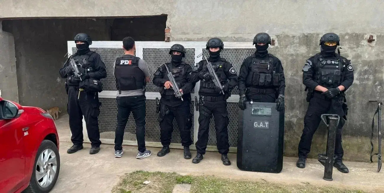 Simuló una venta de dólares para cometer un asalto, intentó huir pero fue perseguido y atrapado